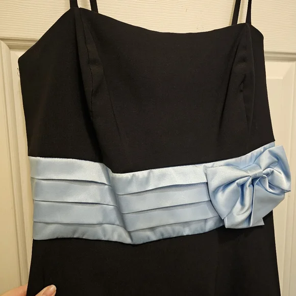 Elegant Black Dress with Light Blue Bow - 1X - Picture 2 of 6